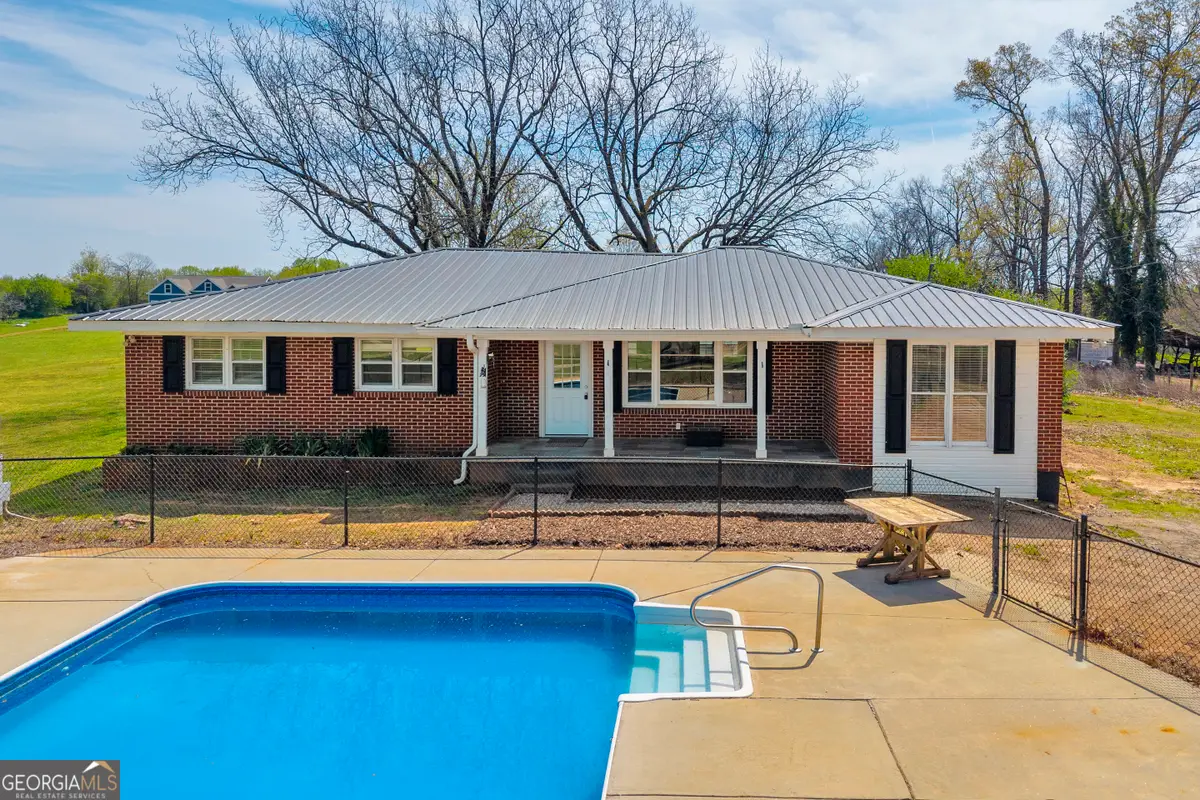 821 Highway 323, Gillsville, GA 30543 - #1