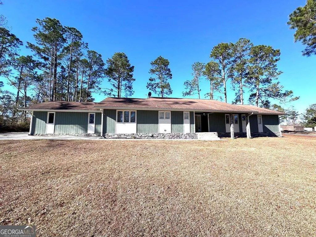 221 Collins Street, Lyons, GA 30436 - #1