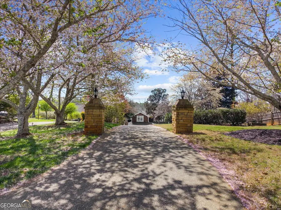 9230 Four Mile Creek Rd, Gainesville, GA 30506 - #2