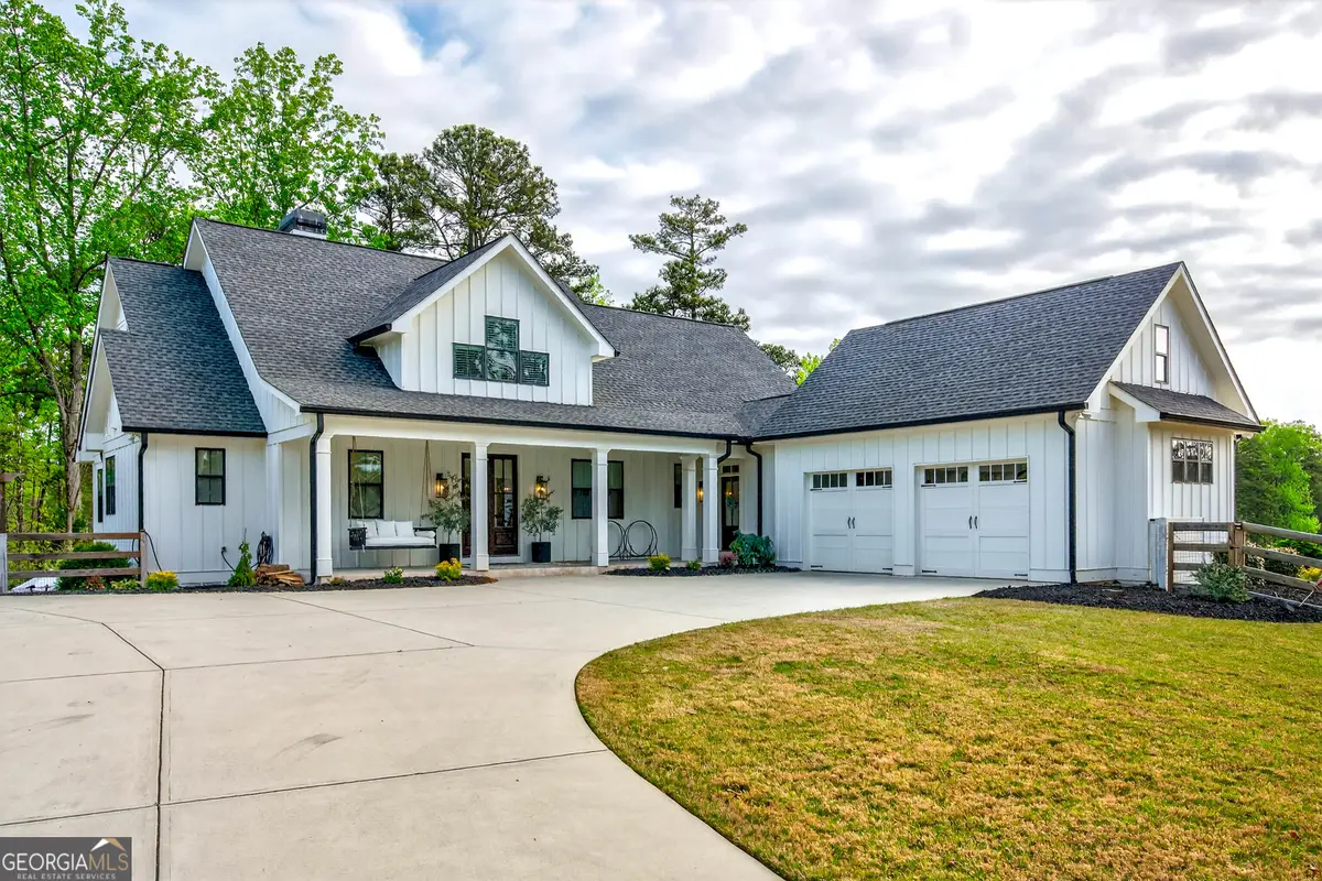 6570 Crestwood Peninsula, Flowery Branch, GA 30542 - #1