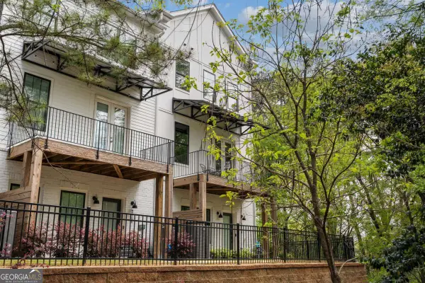 2004 Oak Lane Nw, Atlanta, GA 30318