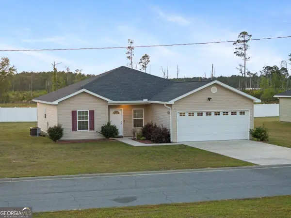672 Lakeside Circle, Baxley, GA 31513