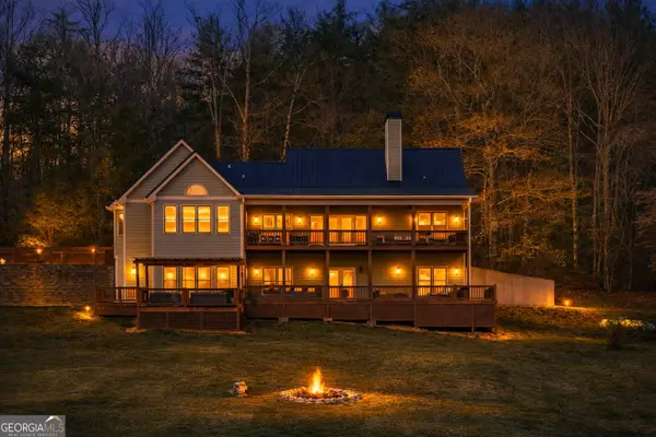 95 Hickory Avenue, Blue Ridge, GA 30513