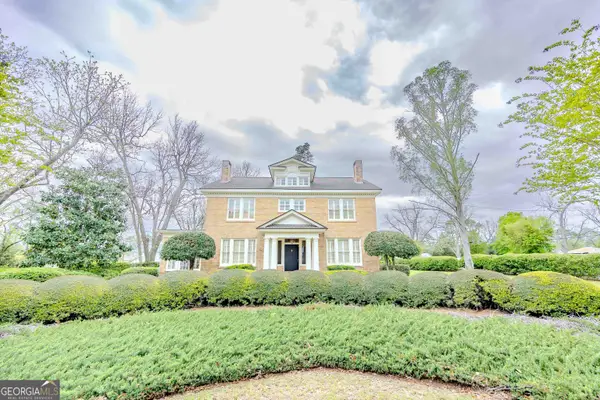 39 W Graham Street, Mc Rae Helena, GA 31055