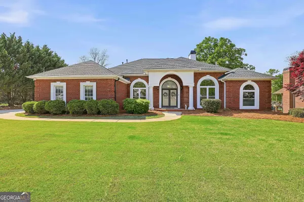 110 Lake Park Court, Sharpsburg, GA 30277