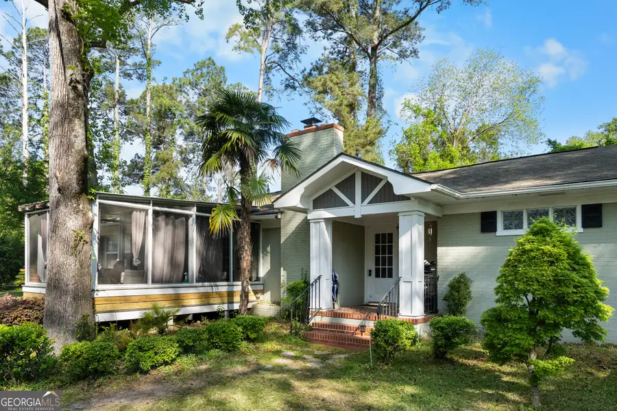 221 N Lake Drive, Sylvania, GA 30467 - #2