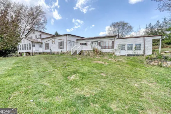 211 Old Copperhill Road, Blue Ridge, GA 30513