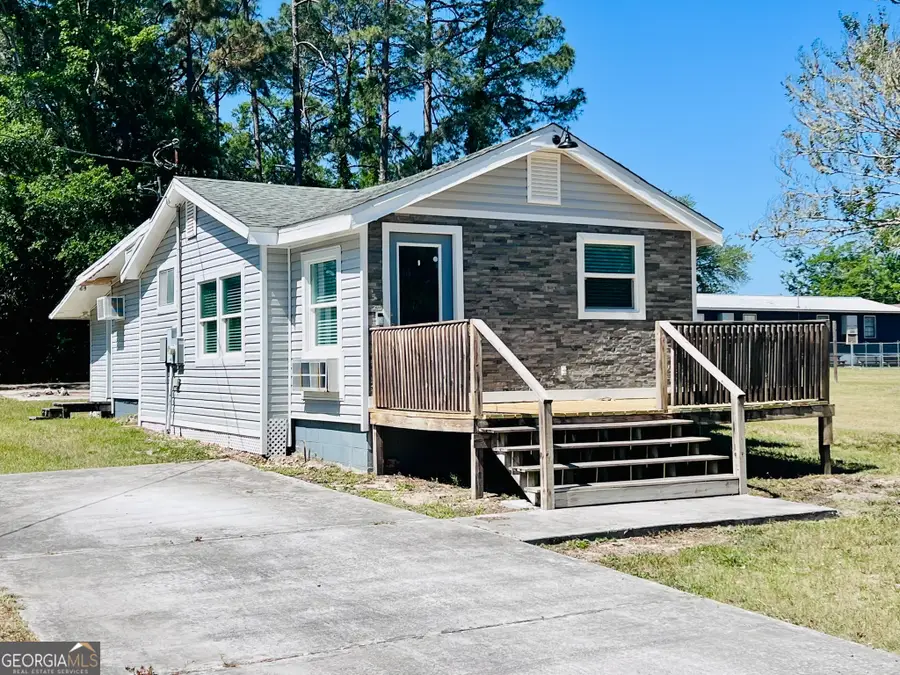 145 Sycamore Street, Jesup, GA 31545 - #2