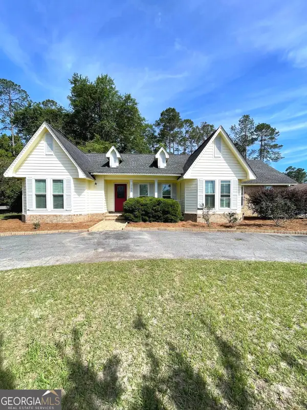 1104 Lakeview Drive, Blackshear, GA 31516
