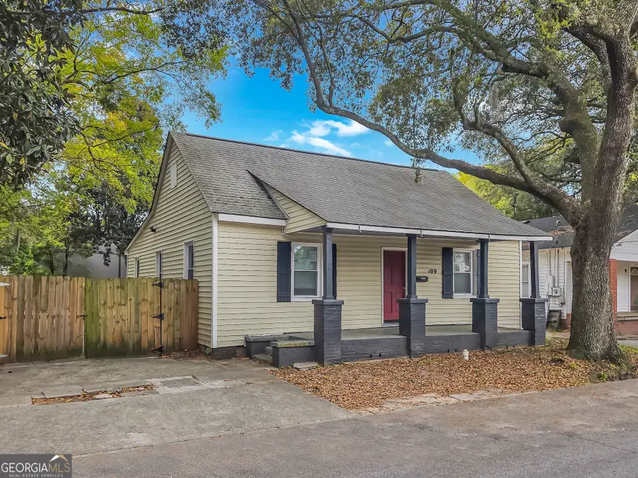 109 W 57th Street, Savannah, GA 31405 - #3