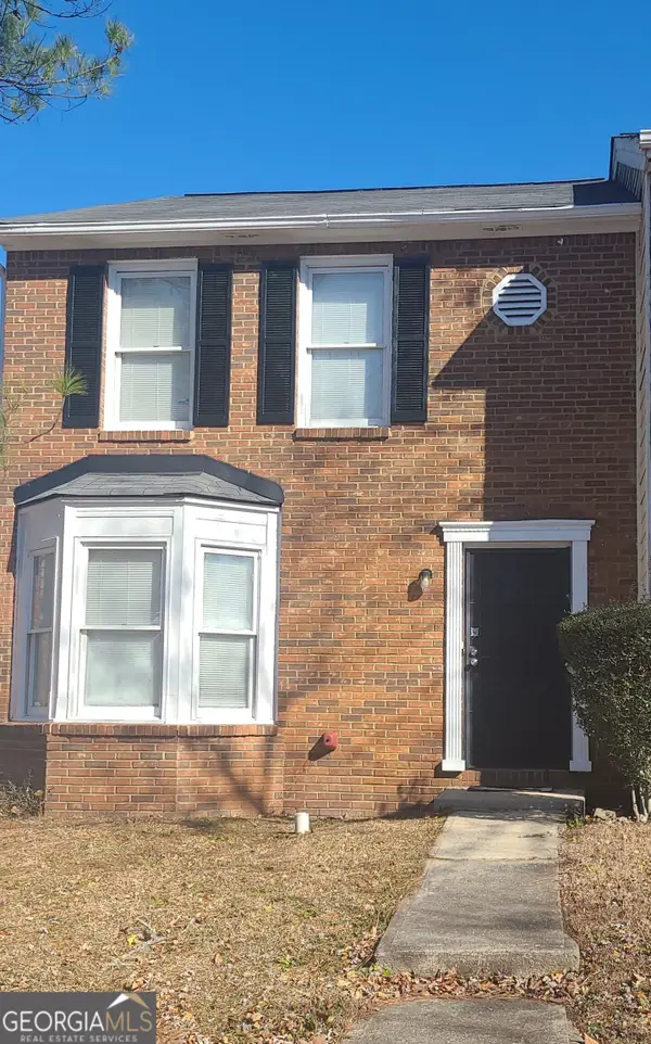 8010 Woodlake Drive, Riverdale, GA 30274