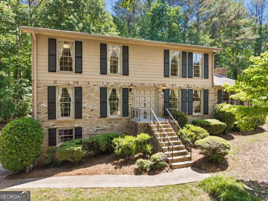 2450 Castle Lane Ne, Marietta, GA 30062 - #2
