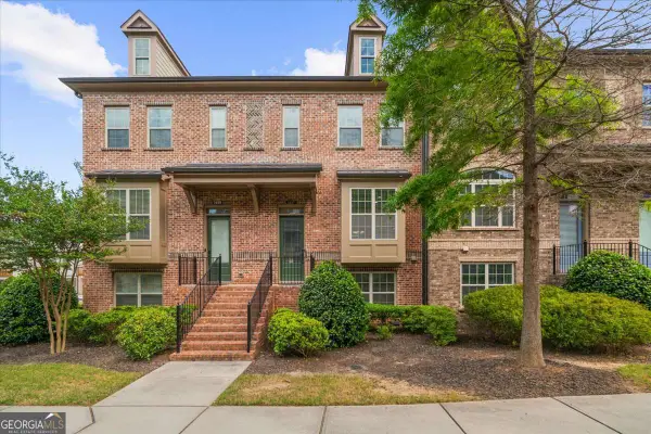 1097 Township Square, Alpharetta, GA 30022