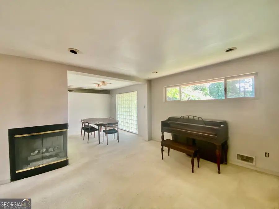 2700 SW The Fontainebleau Sw, Atlanta, GA 30331 - #2
