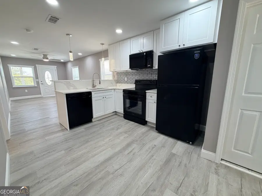 412 Holloway Avenue, Albany, GA 31701 - #2