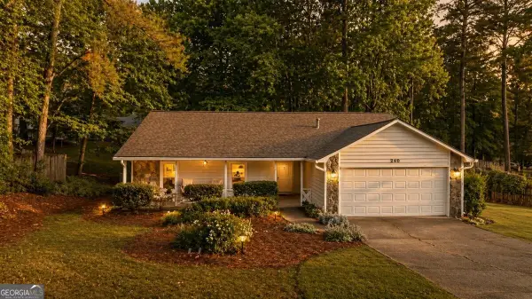 240 Kristie Lane, Roswell, GA 30076