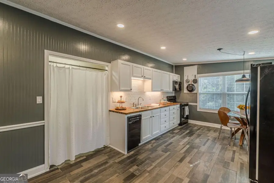 3297 College Street, College Park, GA 30337 - #3