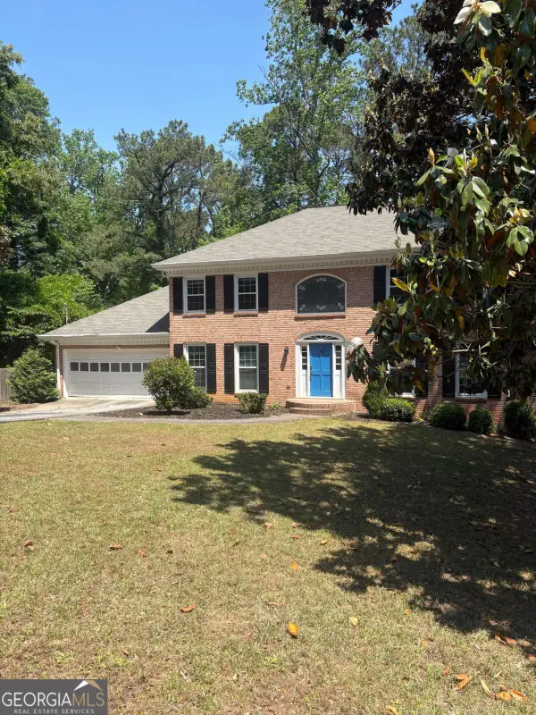 2562 River Knoll Drive Sw, Lilburn, GA 30047