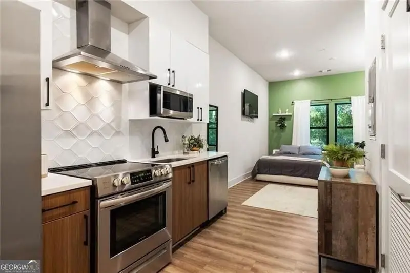 112 Rogers Street Ne #202, Atlanta, GA 30317 - #2