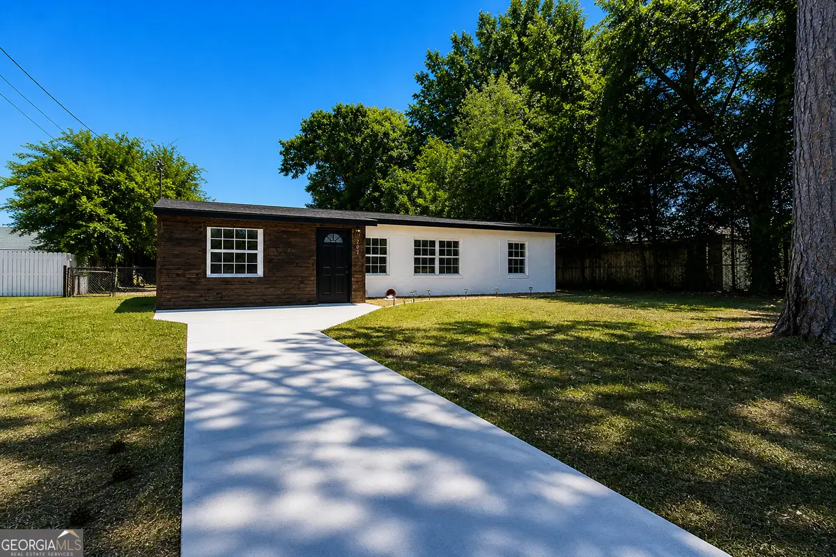 202 Elmwood Street, Warner Robins, GA 31093 - #1