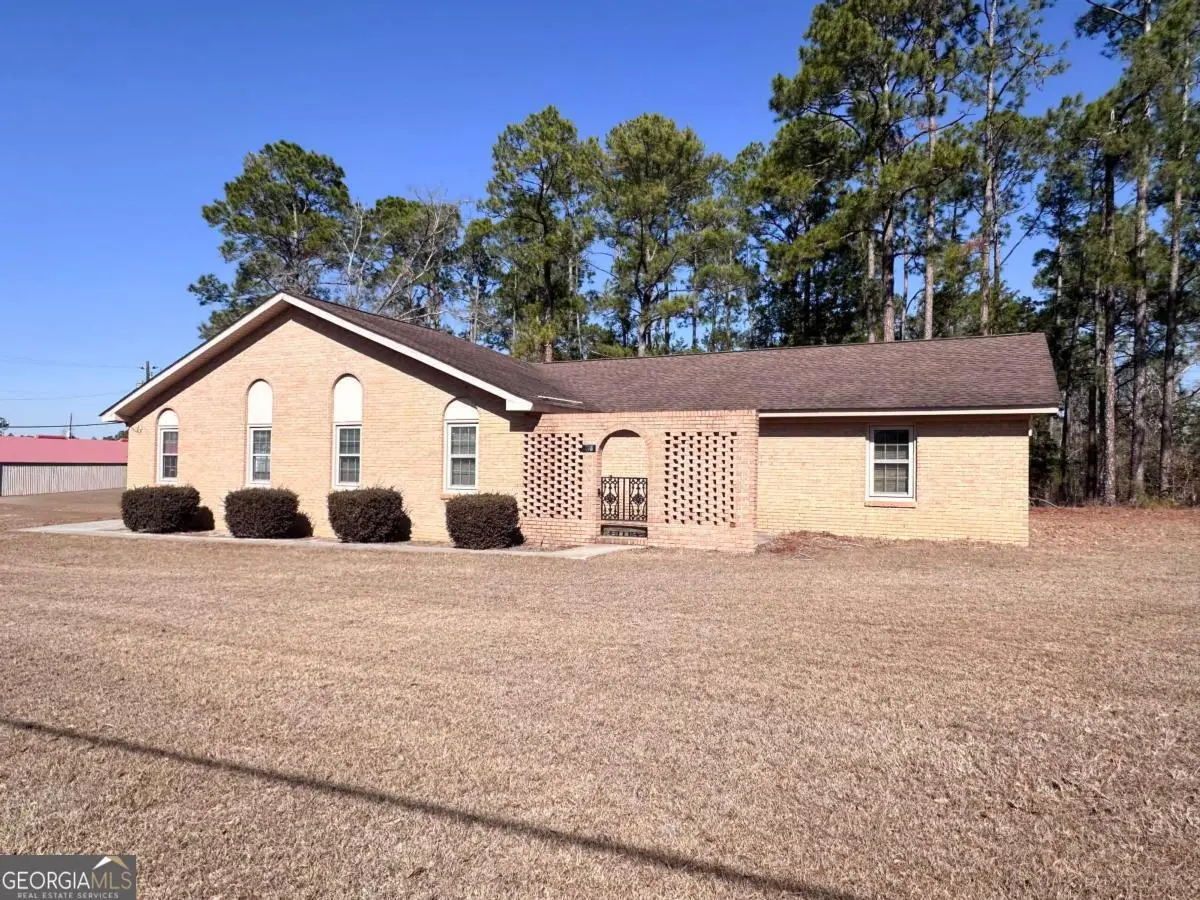 564 W Oglethorpe Avenue, Lyons, GA 30436 - #1