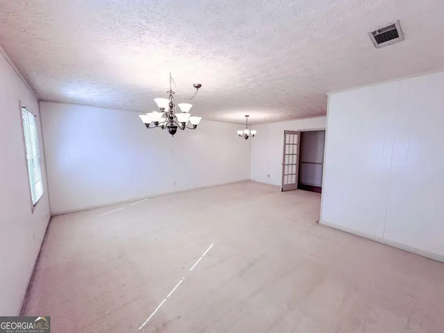 564 W Oglethorpe Avenue, Lyons, GA 30436 - #2