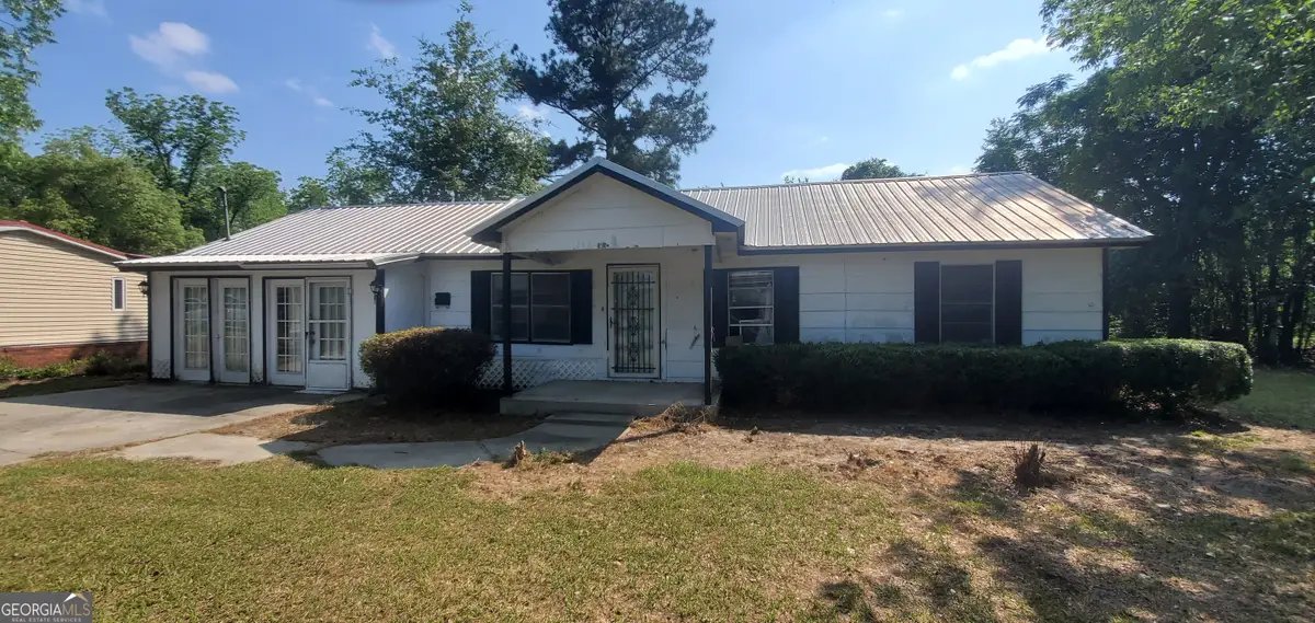 810 Laura Street, Glennville, GA 30427 - #1