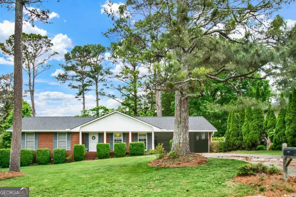 5597 Bob White Circle Nw, Lilburn, GA 30047