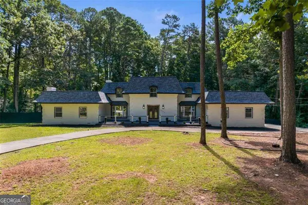 2023 Stoneleigh Drive, Stone Mountain, GA 30087