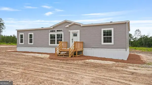 789 Hires Road, Jesup, GA 31545