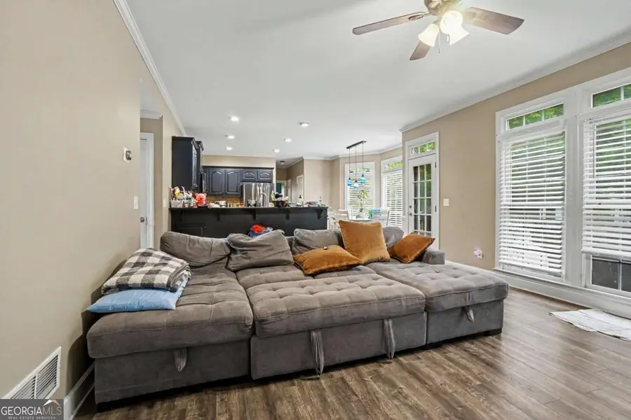 521 Richmond Place, Loganville, GA 30052 - #3