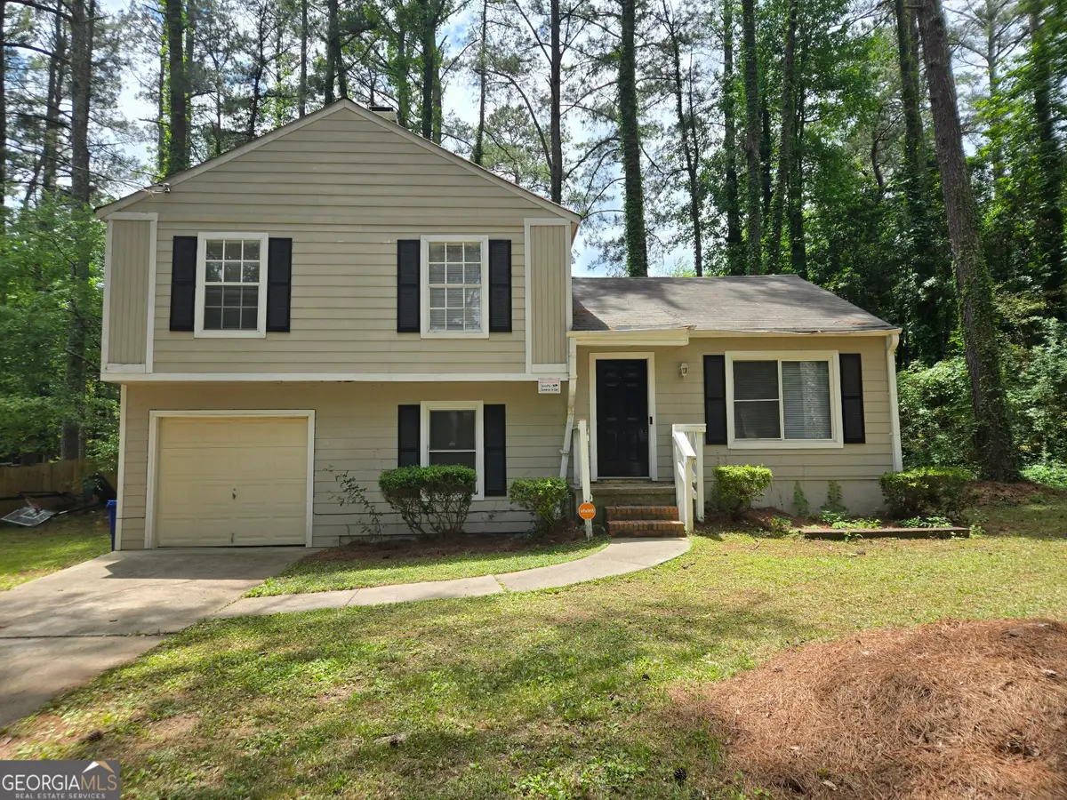 447 Sherwood Circle, Stone Mountain, GA 30087 - #1