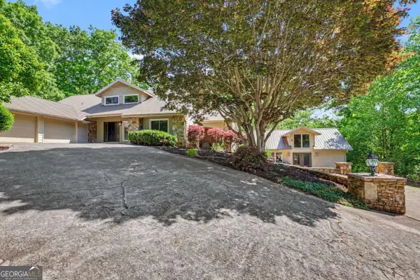 792 Bugscuffle Road, Hiawassee, GA 30546