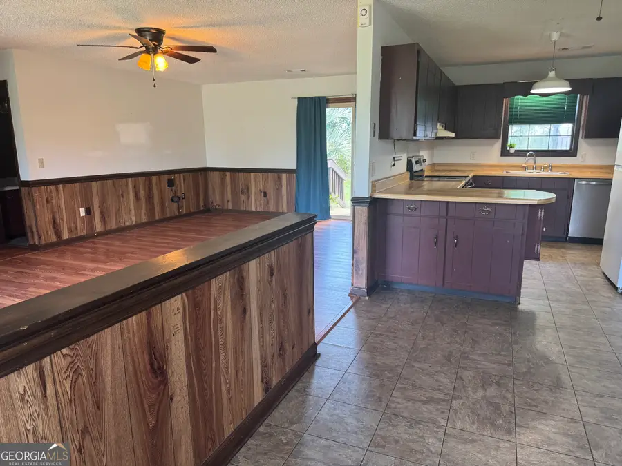 420 Wilson Avenue, Lyons, GA 30436 - #2