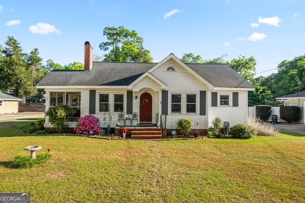 209 W Fairmount Ave, Cedartown, GA 30125 - #1