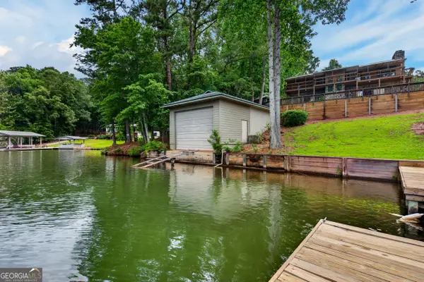 180 Old House Road, Hamilton, GA 31811