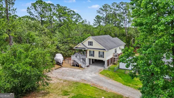 2 Brewster Street, Savannah, GA 31419