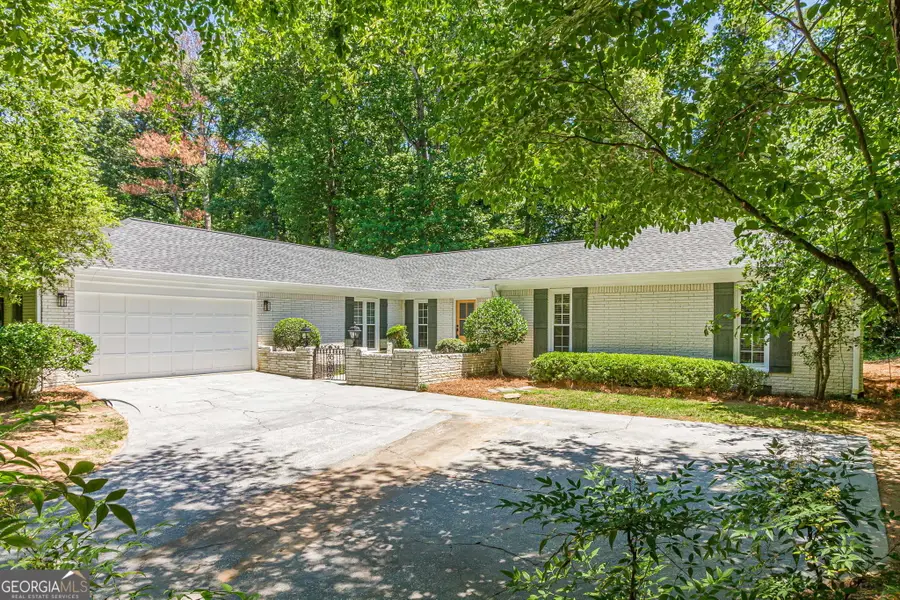 4296 Huntington Circle, Dunwoody, GA 30338 - #3