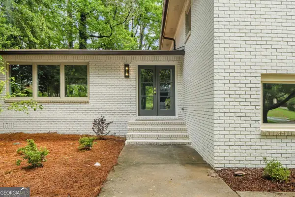 2820 Ponderosa Circle, Decatur, GA 30033