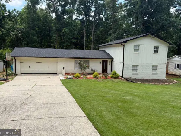 1208 Golden Circle Sw, Lilburn, GA 30047