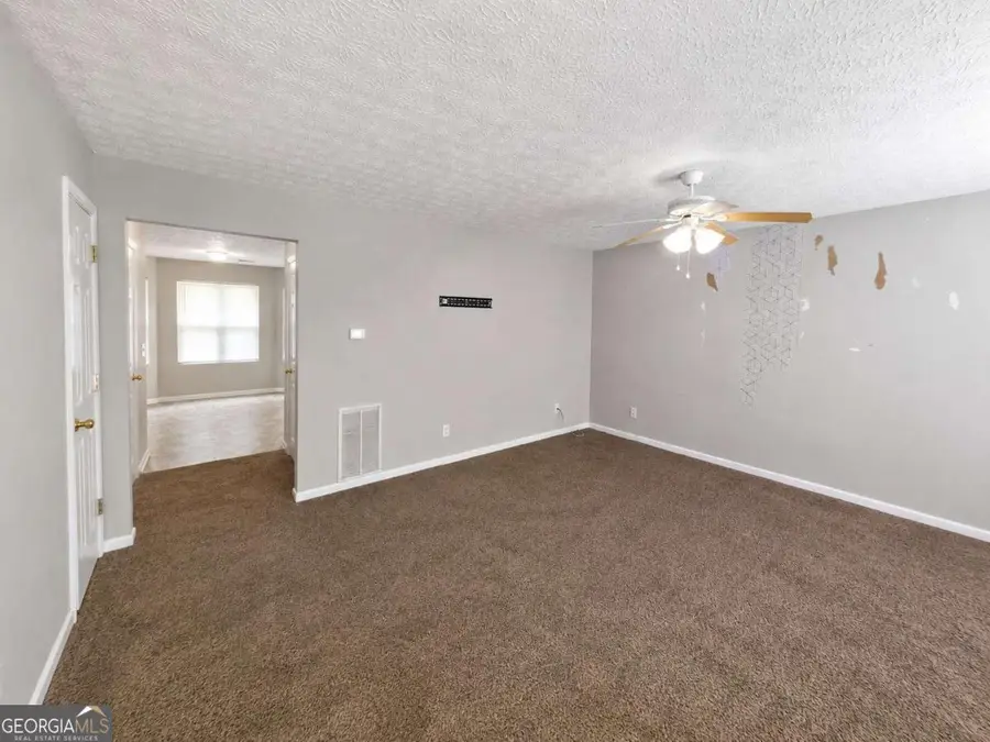5737 Strathmoor Manor Circle, Lithonia, GA 30058 - #3