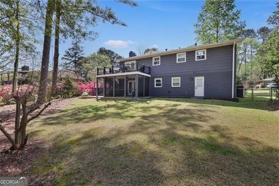 677 Hillandale Circle Sw, Marietta, GA 30064 - #2
