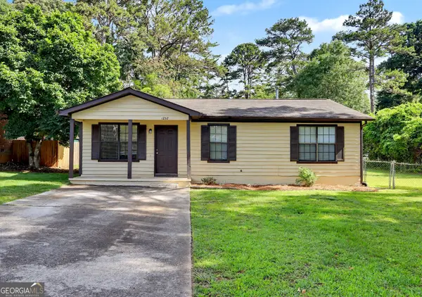 1252 Labelle Street, Jonesboro, GA 30238