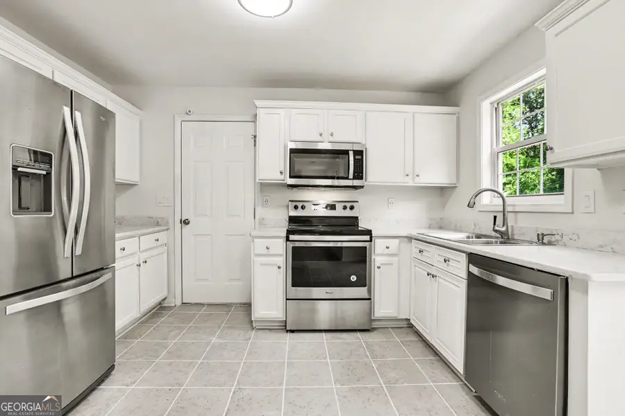 975 Riverside Walk Crossing, Sugar Hill, GA 30518 - #2