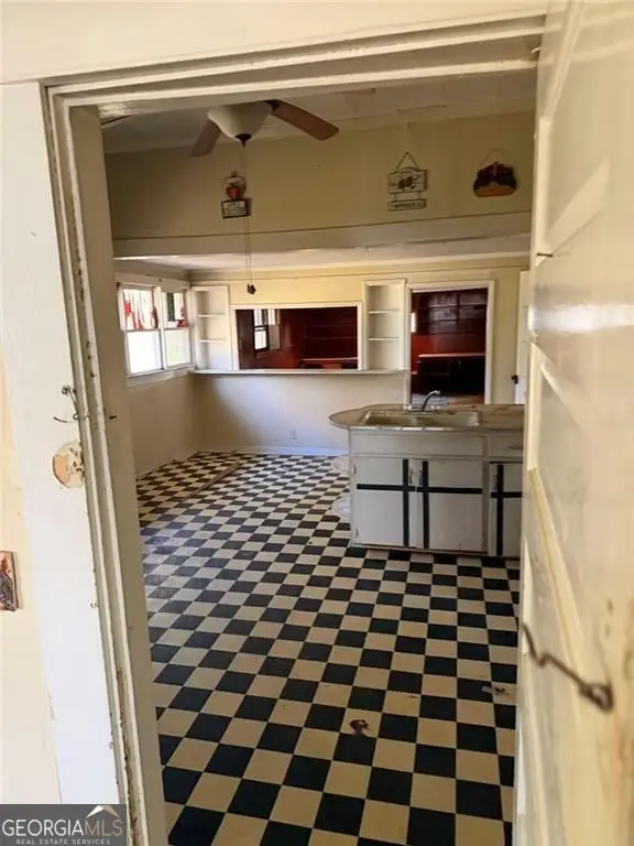 320 W Magnolia Street, Fitzgerald, GA 31750 - #1