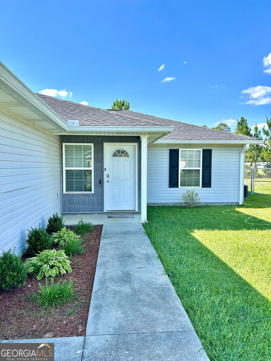 211 Twinn Lakes Dr, Baxley, GA 31513 - #2
