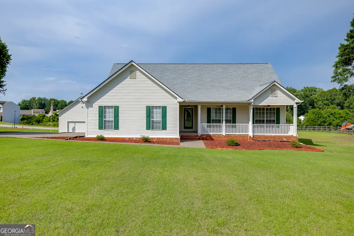 352 Olde Wick Trail, Hoschton, GA 30548 - #1