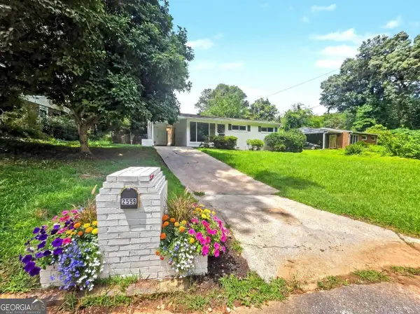 2559 Dale Creek Drive Nw, Atlanta, GA 30318