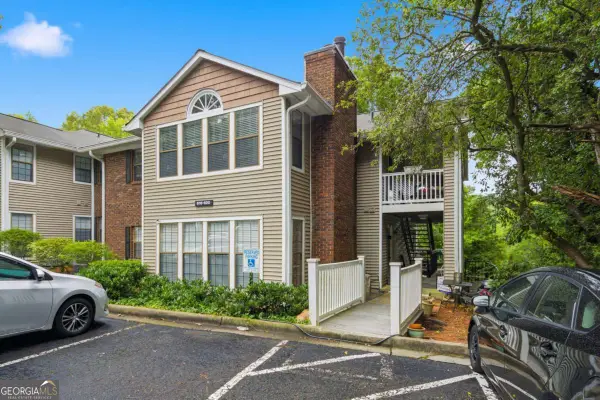 619 Barrington Hills Drive, Atlanta, GA 30350