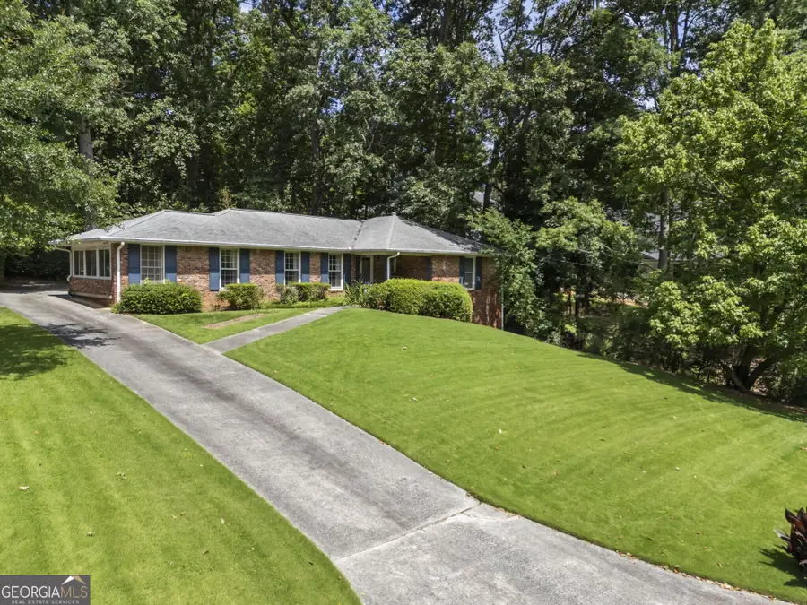 4870 Lansbury Drive, Sandy Springs, GA 30342 - #3